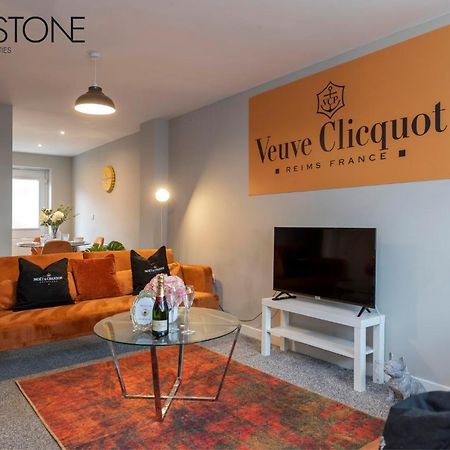Champagne House - 4 Bed Property Plus 2 Sofa Beds By Bpne Darlington  Exterior foto