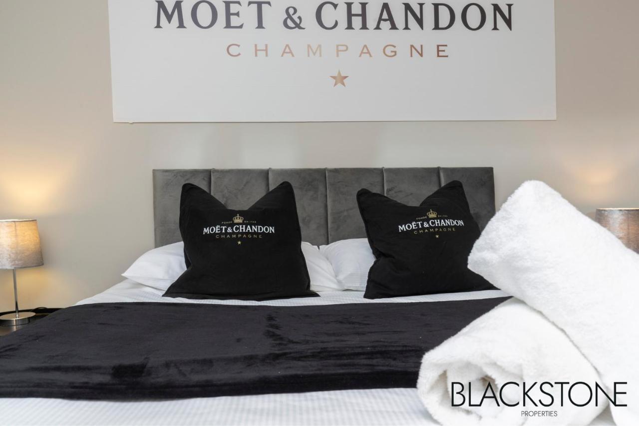 Champagne House - 4 Bed Property Plus 2 Sofa Beds By Bpne Darlington  Exterior foto