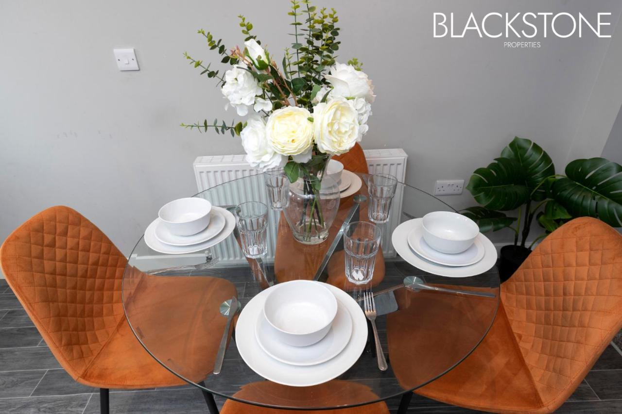 Champagne House - 4 Bed Property Plus 2 Sofa Beds By Bpne Darlington  Exterior foto