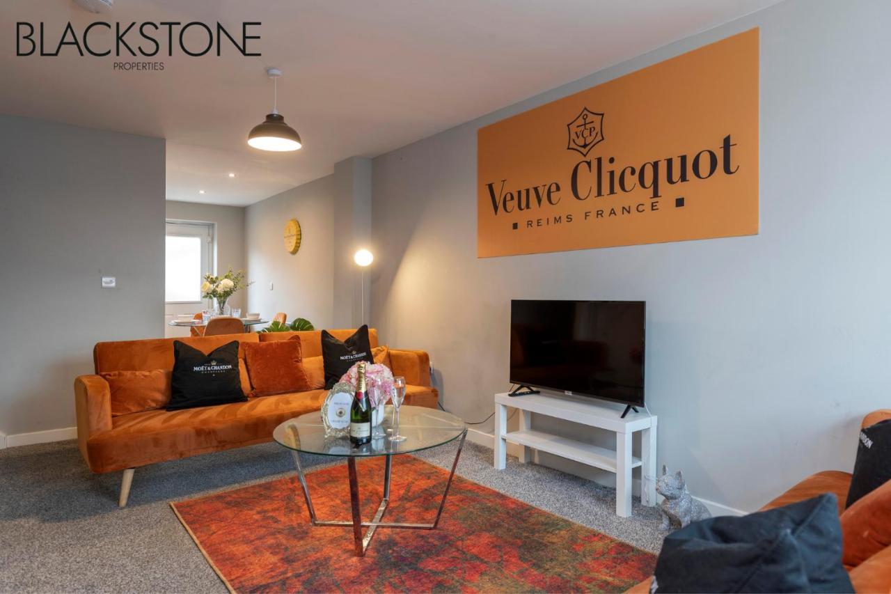 Champagne House - 4 Bed Property Plus 2 Sofa Beds By Bpne Darlington  Exterior foto