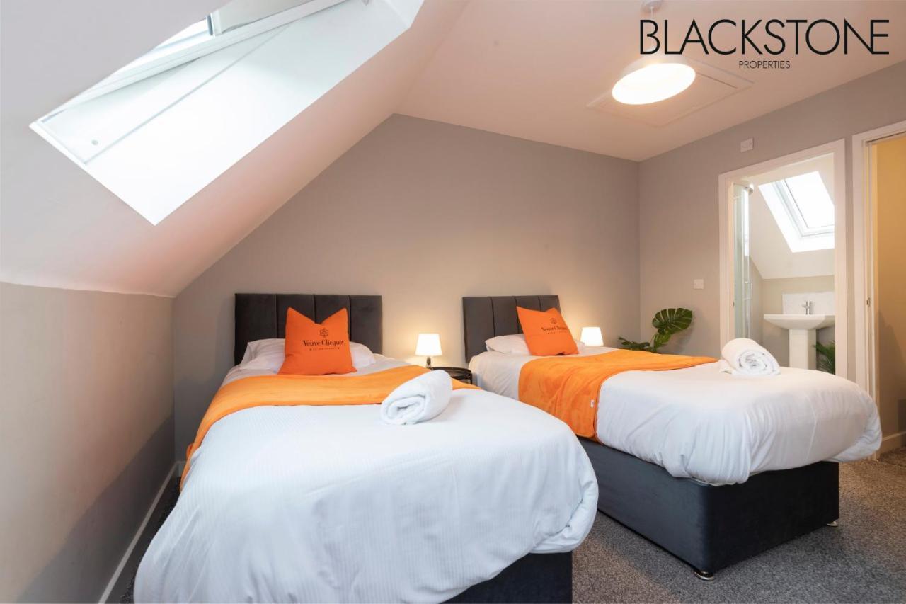 Champagne House - 4 Bed Property Plus 2 Sofa Beds By Bpne Darlington  Exterior foto