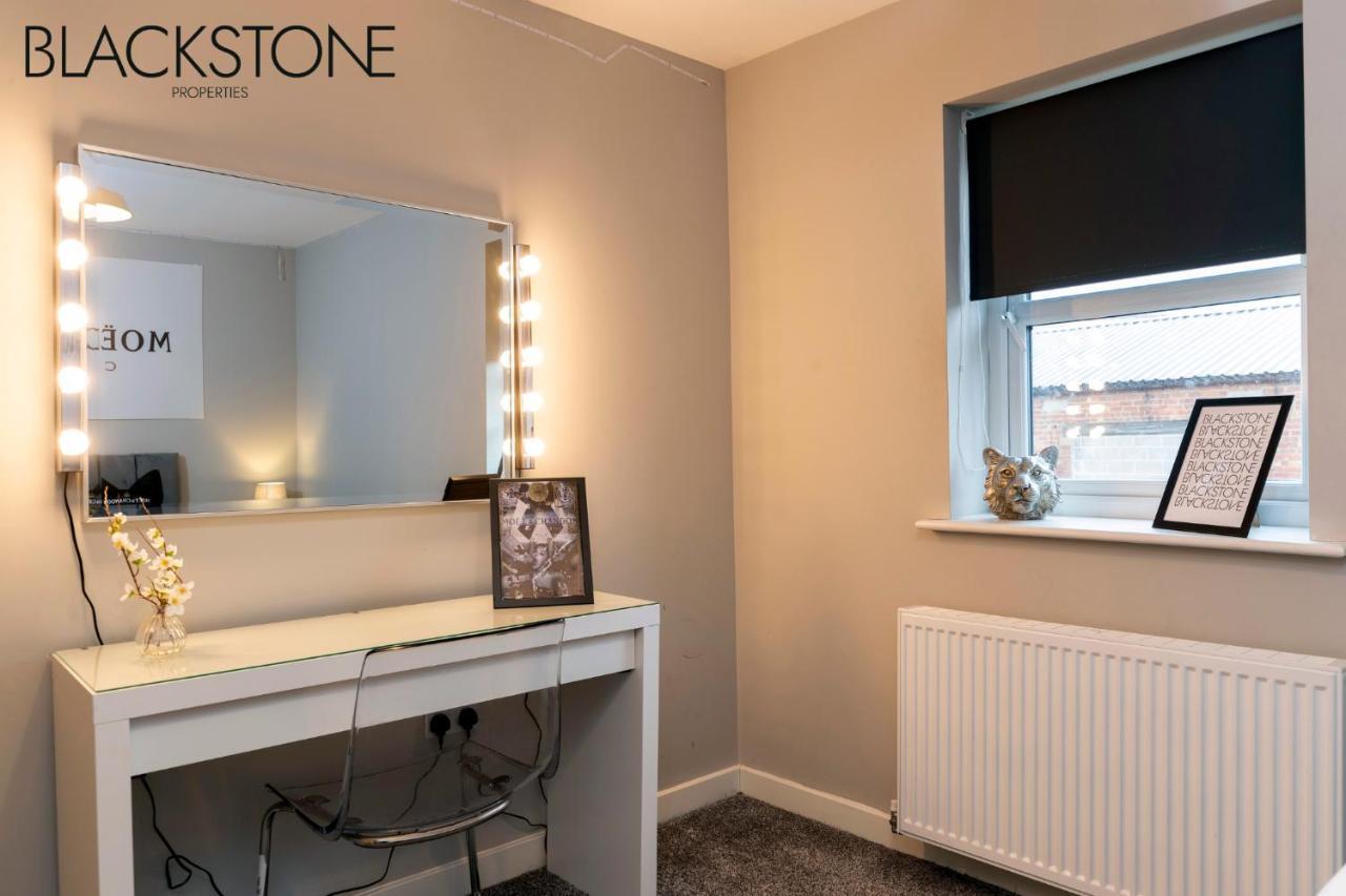 Champagne House - 4 Bed Property Plus 2 Sofa Beds By Bpne Darlington  Exterior foto