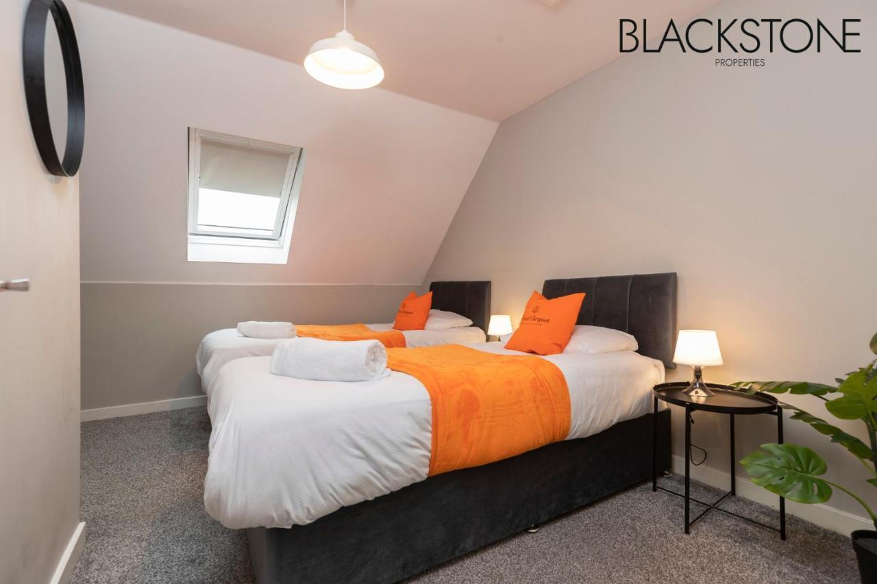 Champagne House - 4 Bed Property Plus 2 Sofa Beds By Bpne Darlington  Exterior foto