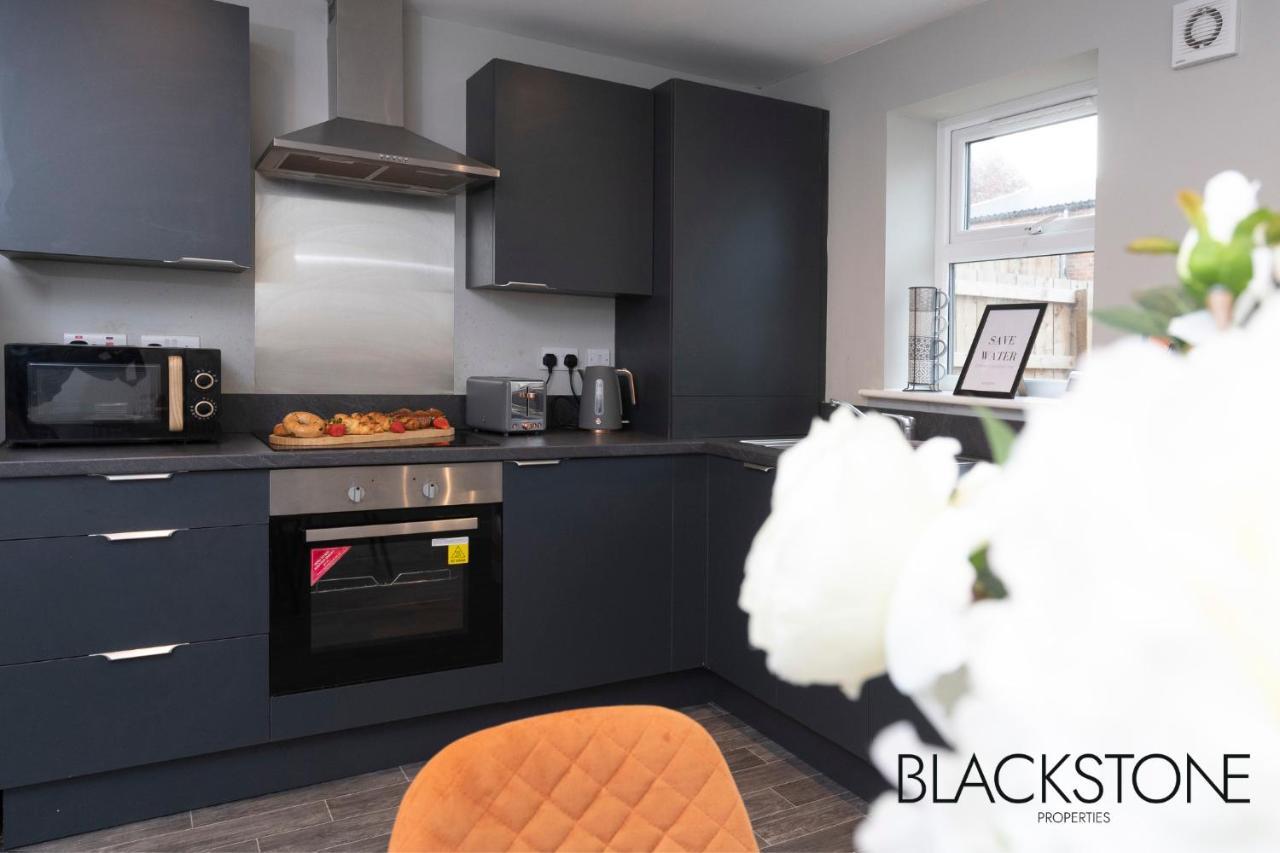 Champagne House - 4 Bed Property Plus 2 Sofa Beds By Bpne Darlington  Exterior foto