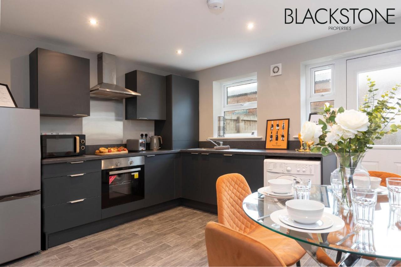 Champagne House - 4 Bed Property Plus 2 Sofa Beds By Bpne Darlington  Exterior foto